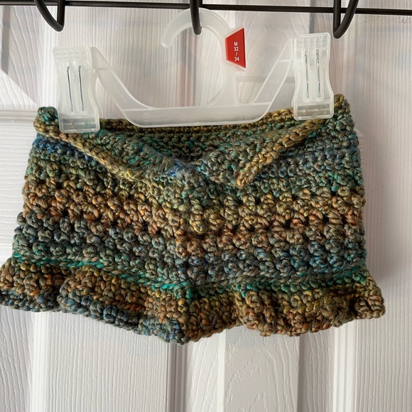 Handmade (new) multicolored stylish crochet cowl for cold weather - Picture 3 of 5